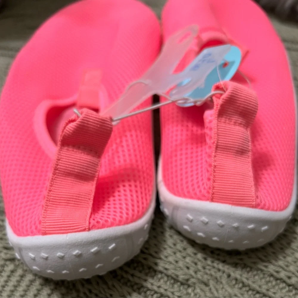 NWT Target Large Women's Hot Pink Slip-On Mesh WaterShoe Sneakers Size 9/10